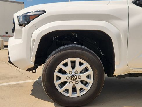 Used 2024 Toyota Tacoma SR RWD image 9