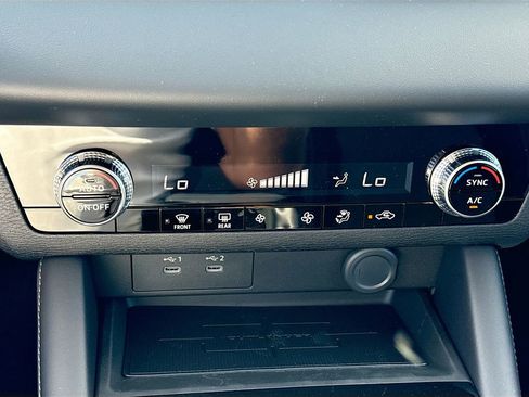 New 2026 Mitsubishi Outlander ES image 16