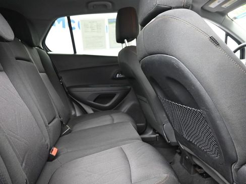 Used 2017 Chevrolet Trax LT AWD/4WD image 8