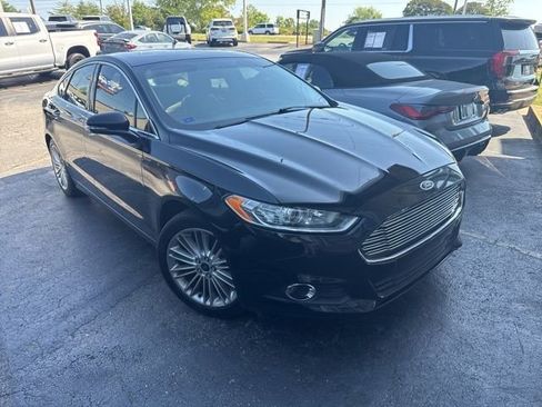 Used 2016 Ford Fusion SE w/ Equipment Group 202A FWD image 5
