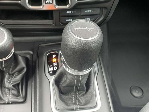 New 2025 Jeep Gladiator Sport image 22