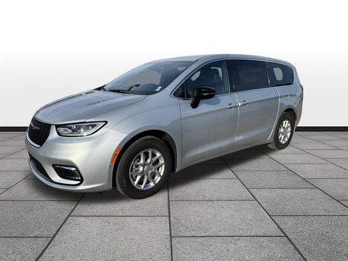 New 2026 Chrysler Pacifica Select image 1