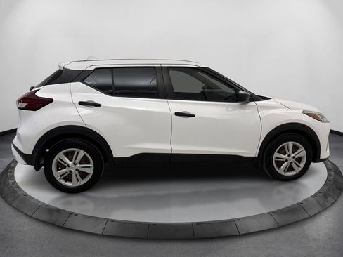 Used 2021 Nissan Kicks S FWD image 4