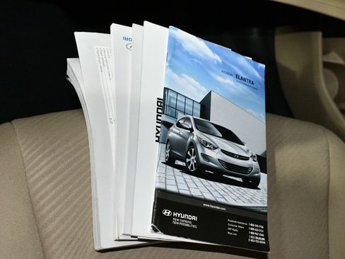 Used 2013 Hyundai Elantra GLS w/ Preferred Pkg image 98