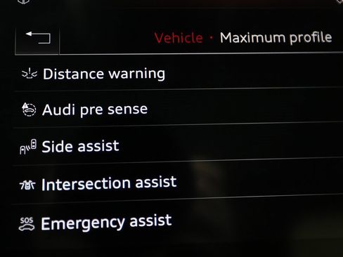 Used 2019 Audi Q8 Prestige image 32