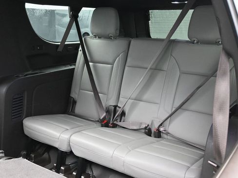Used 2023 Chevrolet Suburban LT image 33