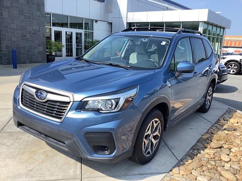 Used 2020 Subaru Forester Premium w/ Popular Package #1 AWD/4WD image 2
