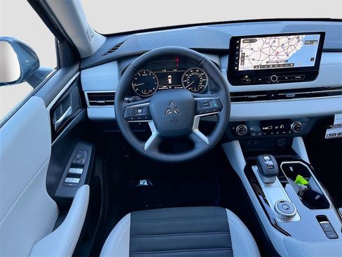 New 2026 Mitsubishi Outlander SE image 24