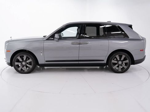 Certified 2023 Rolls-Royce Cullinan w/ Dark Exterior Package AWD/4WD image 2