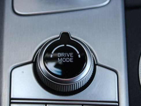 Used 2021 Genesis G70 3.3T RWD image 39