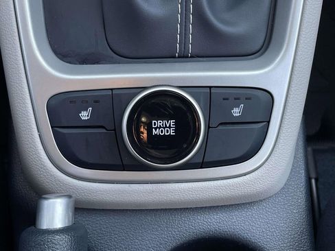 Certified 2024 Hyundai Venue Limited image 22