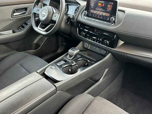 Used 2022 Nissan Rogue SV image 14