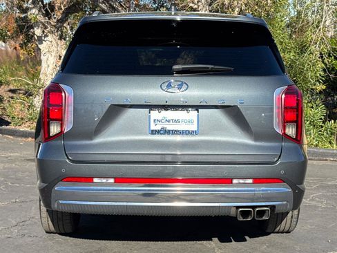 Used 2023 Hyundai Palisade Calligraphy image 12