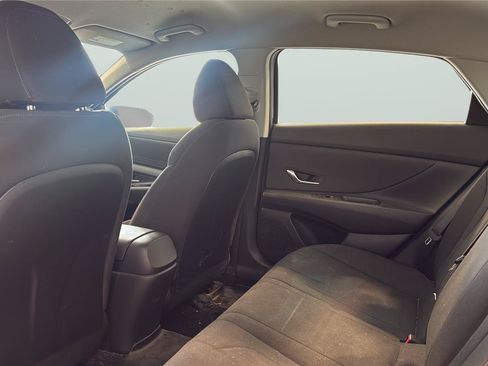 Used 2023 Hyundai Elantra SEL FWD image 18