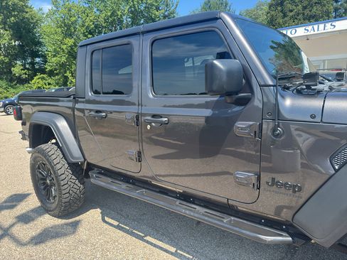 Used 2020 Jeep Gladiator Sport w/ Quick Order Package 24S AWD/4WD image 25