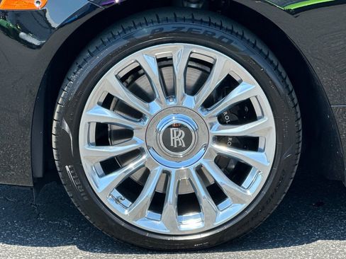 Certified 2019 Rolls-Royce Dawn RWD image 33