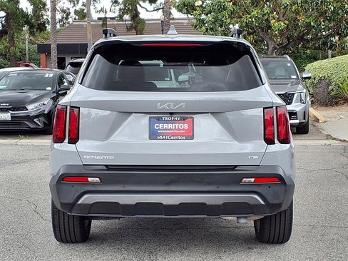 Certified 2023 Kia Sorento X-Line EX AWD/4WD image 4