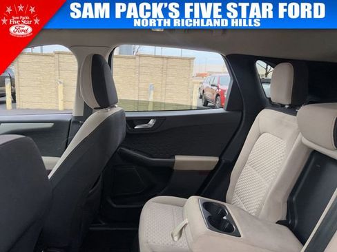 Used 2020 Ford Escape SE image 14