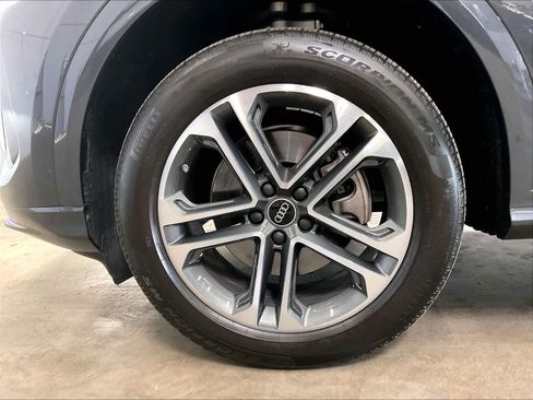 Certified 2025 Audi Q5 Premium w/ Convenience Package AWD/4WD image 12