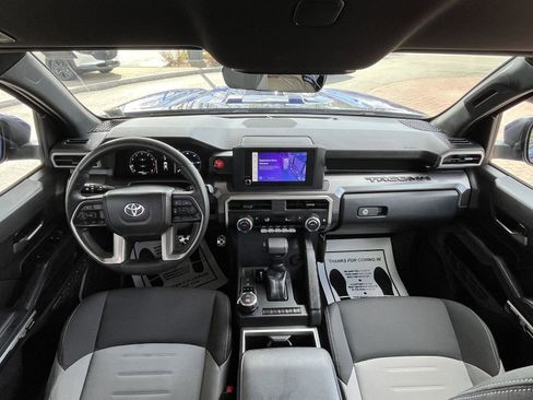 Used 2024 Toyota Tacoma TRD Sport AWD/4WD image 22