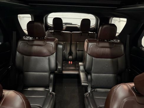 Used 2022 Ford Explorer Platinum w/ Equipment Group 601A AWD/4WD image 43