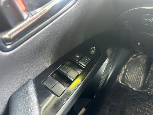 Used 2022 Toyota Prius AWD image 16