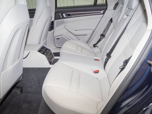 Used 2023 Porsche Panamera 4 Platinum Edition AWD/4WD image 12