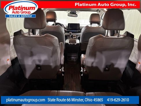 Used 2023 Toyota Sienna XLE AWD/4WD image 35