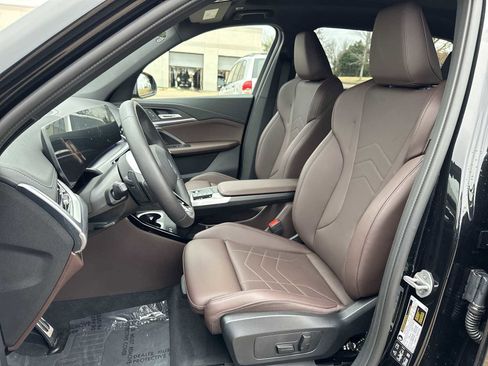 Used 2025 BMW X1 xDrive28i w/ M Sport Package image 15