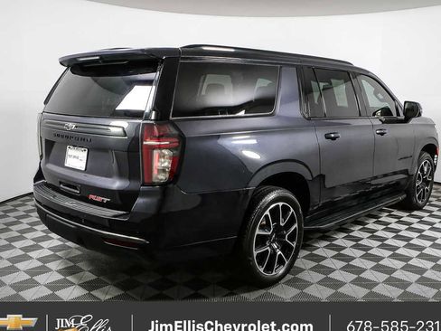 Used 2022 Chevrolet Suburban RST w/ Luxury Package image 29