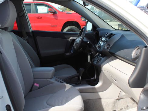 Used 2007 Toyota RAV4 Limited image 18