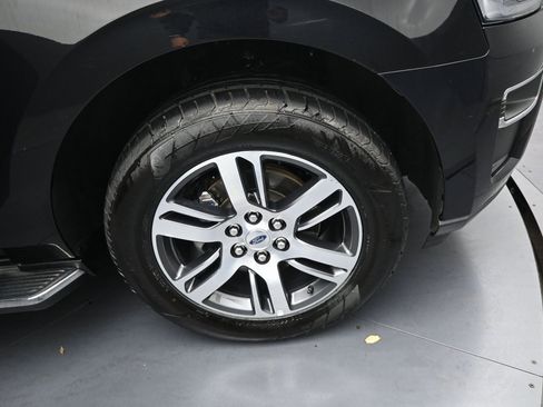 Used 2023 Ford Expedition Limited image 44