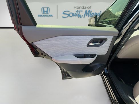 Used 2023 Nissan Rogue SV FWD image 25