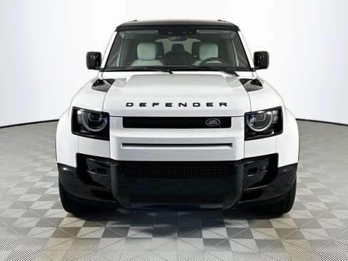 New 2026 Land Rover Defender 130 X-Dynamic SE image 2