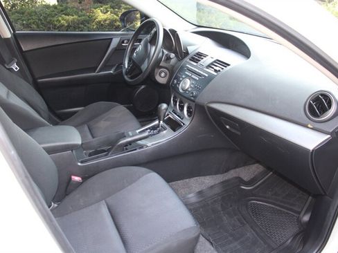 Used 2010 MAZDA MAZDA3 i Touring FWD image 13