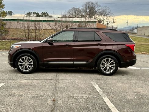 Used 2020 Ford Explorer XLT w/ Equipment Group 202A image 5