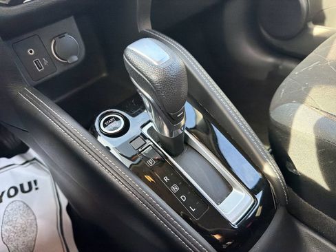 Used 2019 Nissan Kicks SR FWD image 20