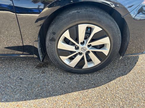 Used 2024 Nissan Altima 2.5 S FWD image 15