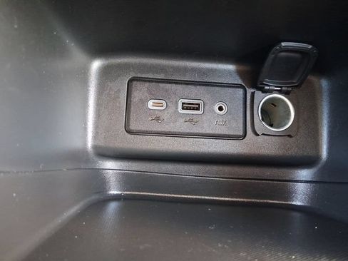 Used 2023 Chevrolet Equinox LS FWD image 22