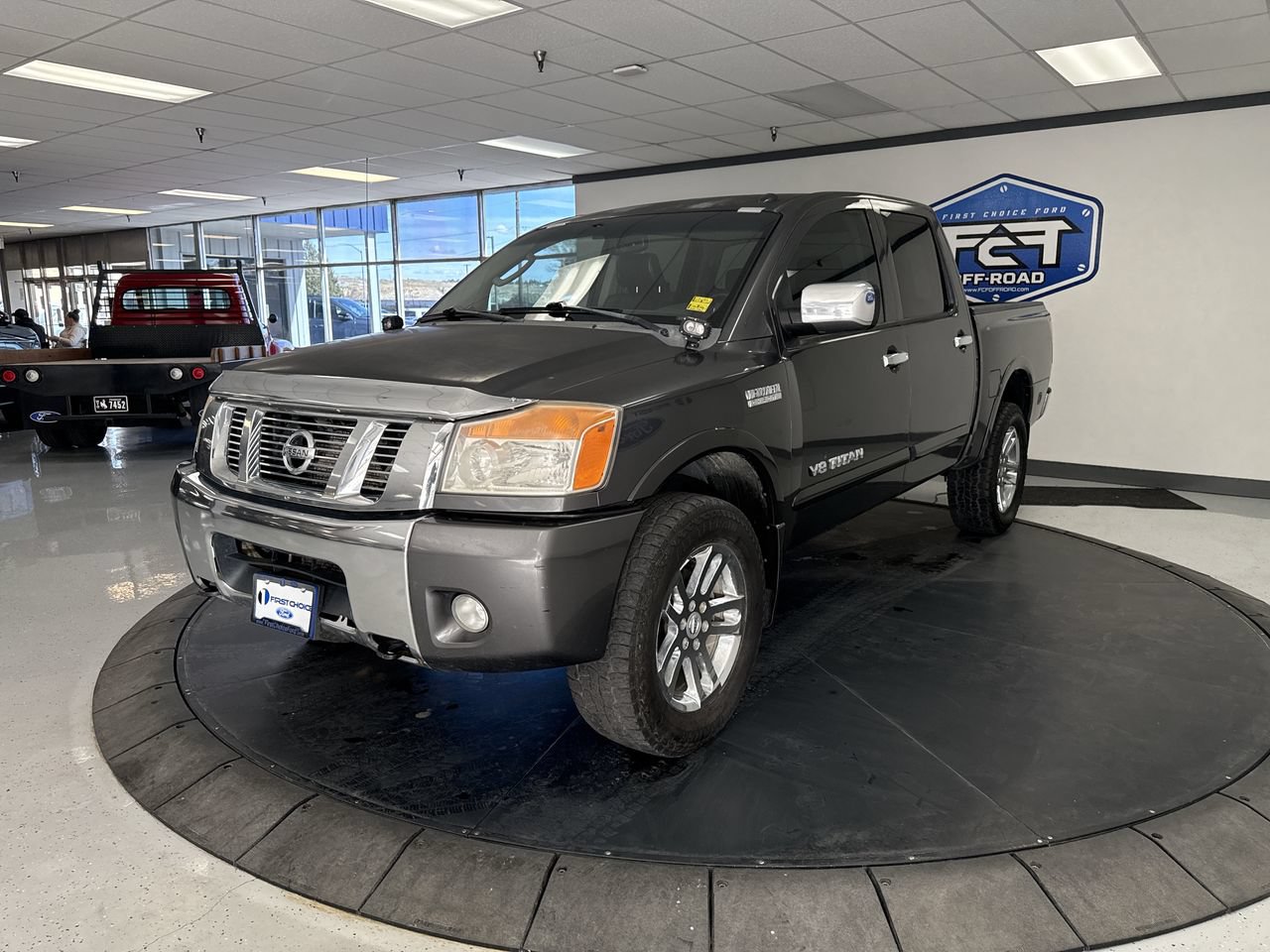 Used 2009 Nissan Titan LE AWD/4WD image 4
