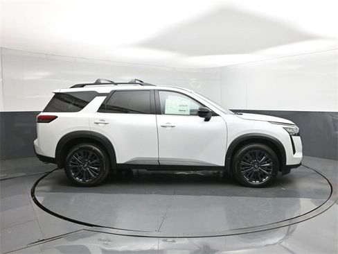 New 2026 Nissan Pathfinder SL w/ SL Premium Package image 26