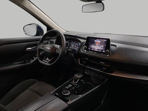 Certified 2025 Nissan Rogue SV image 19