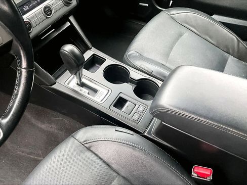 Used 2016 Subaru Outback 3.6R Limited image 16