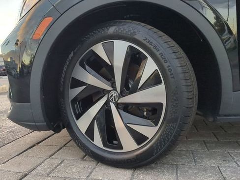 Certified 2021 Volkswagen ID.4 Pro S w/ Gradient Package image 35