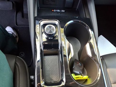 Used 2025 Buick Envision Preferred image 16