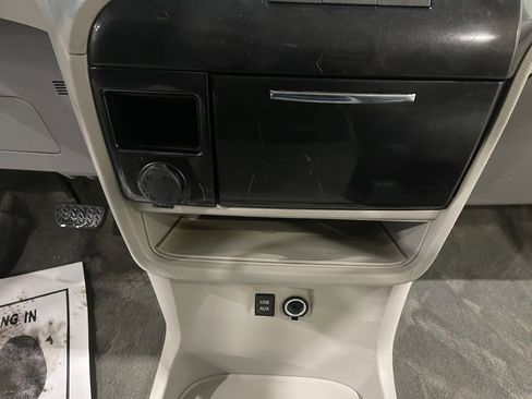 Used 2011 Toyota Sienna LE image 19