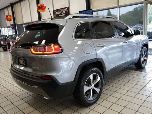 Used 2019 Jeep Cherokee Limited image 15