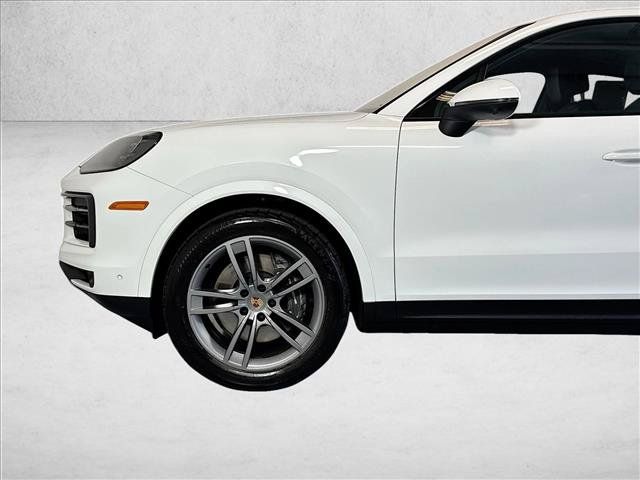 Certified 2025 Porsche Cayenne Coupe AWD/4WD image 27