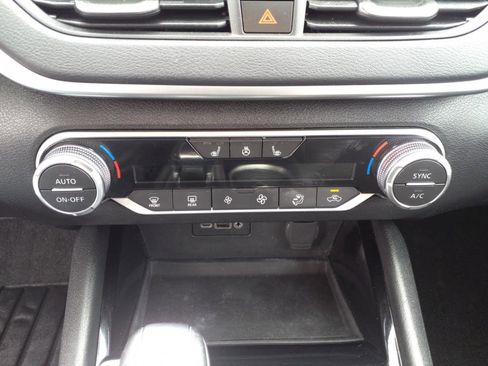 Used 2020 Nissan Altima 2.5 SV image 18