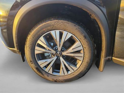 Certified 2023 Nissan Rogue SV image 23